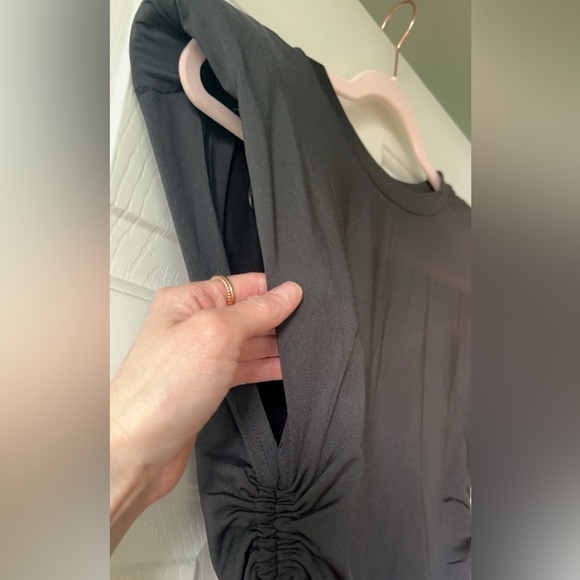 NEW | Story On | Women’s Black Side Cinge Shirt Top Tank Top Small - Picture 3 of 7